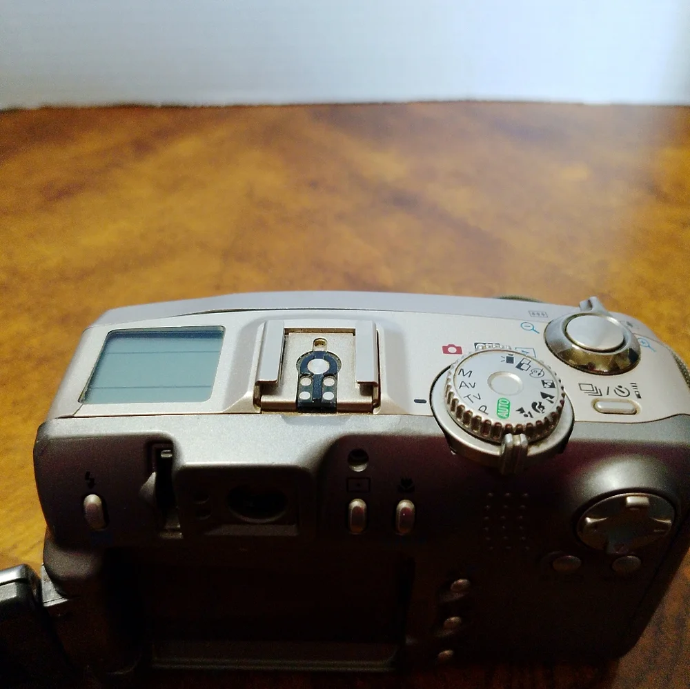 Canon PowerShot G2 Digital Camera - Silver